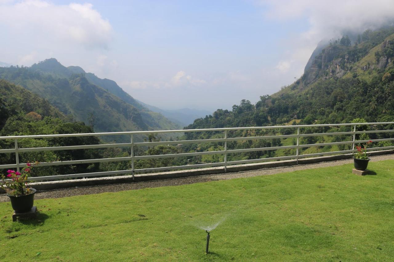 Hotel Ella'S Edge Bagian luar foto