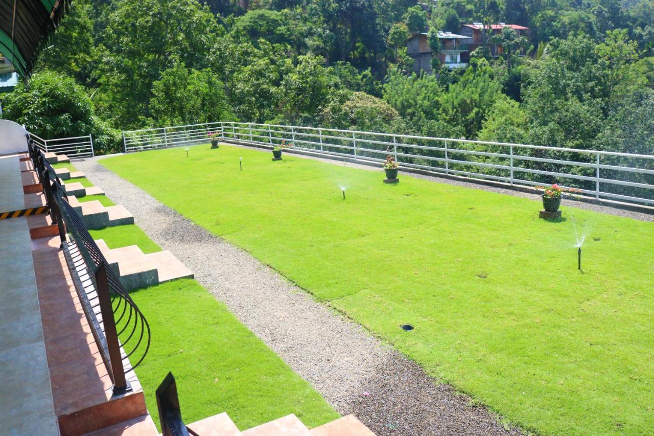 Hotel Ella'S Edge Bagian luar foto
