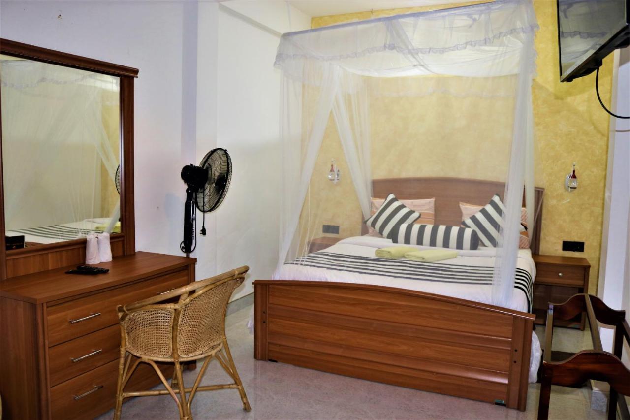 Hotel Ella'S Edge Bagian luar foto