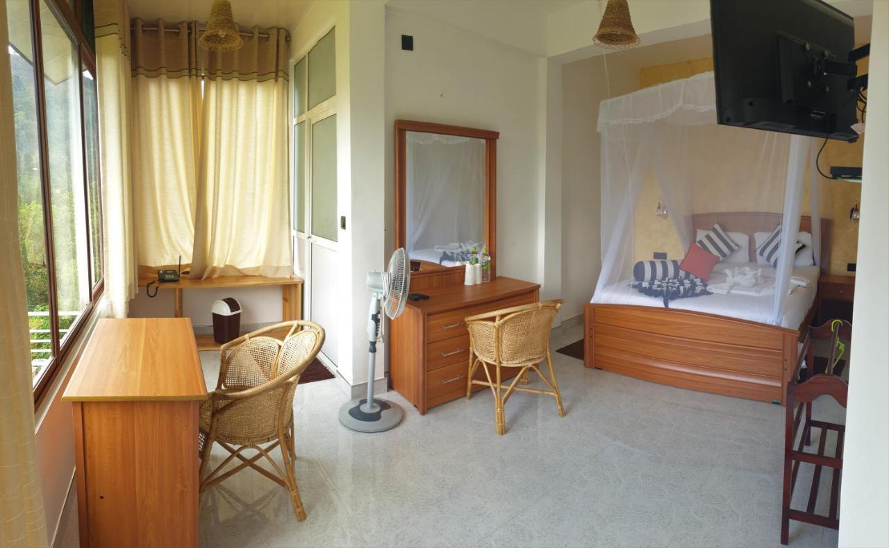 Hotel Ella'S Edge Bagian luar foto