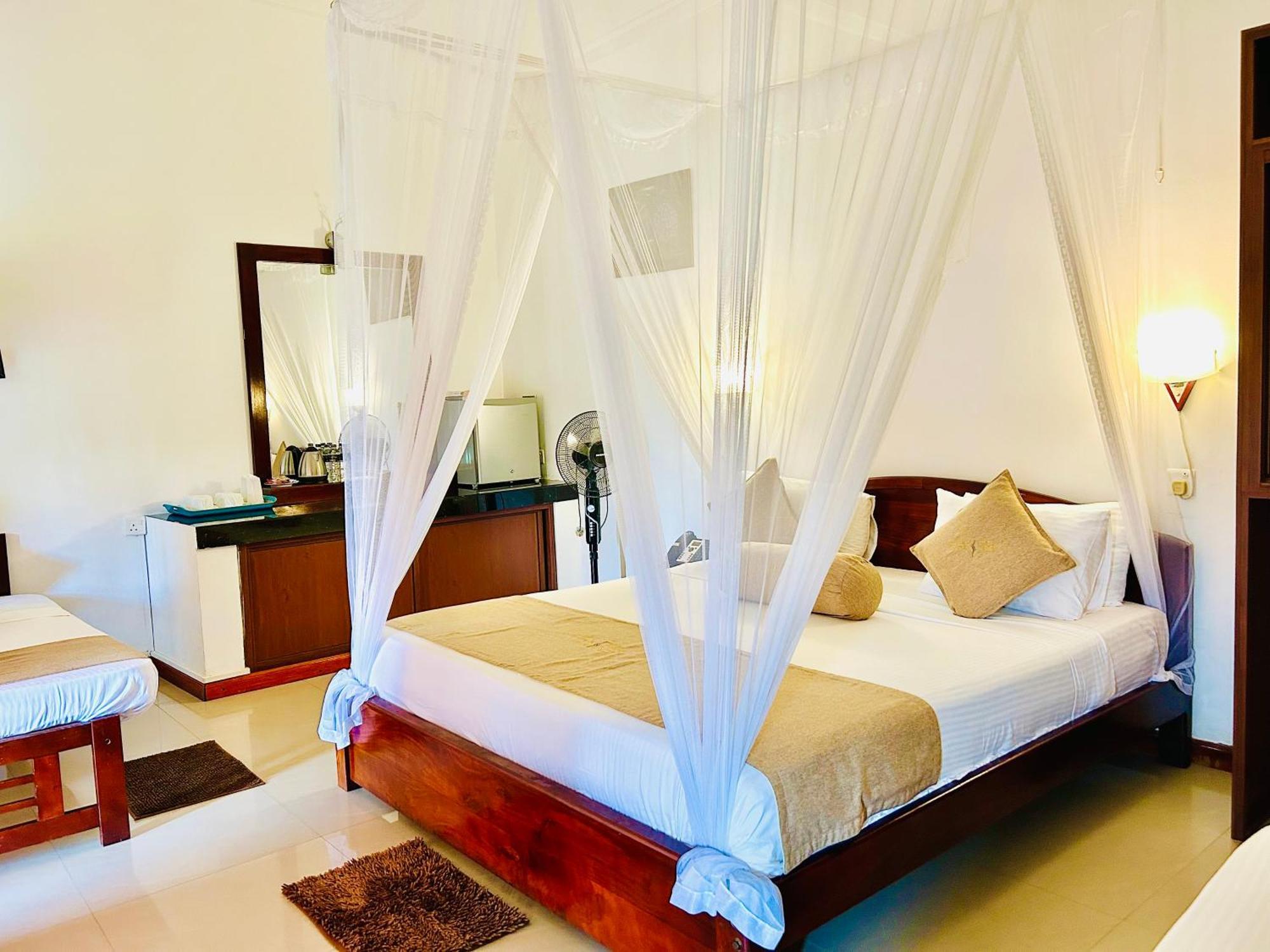 Hotel Ella'S Edge Bagian luar foto