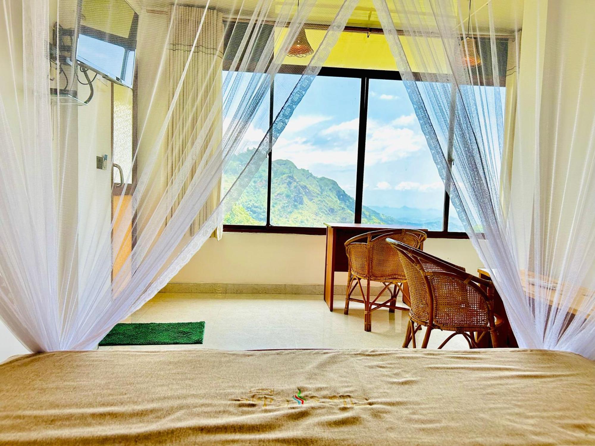 Hotel Ella'S Edge Bagian luar foto
