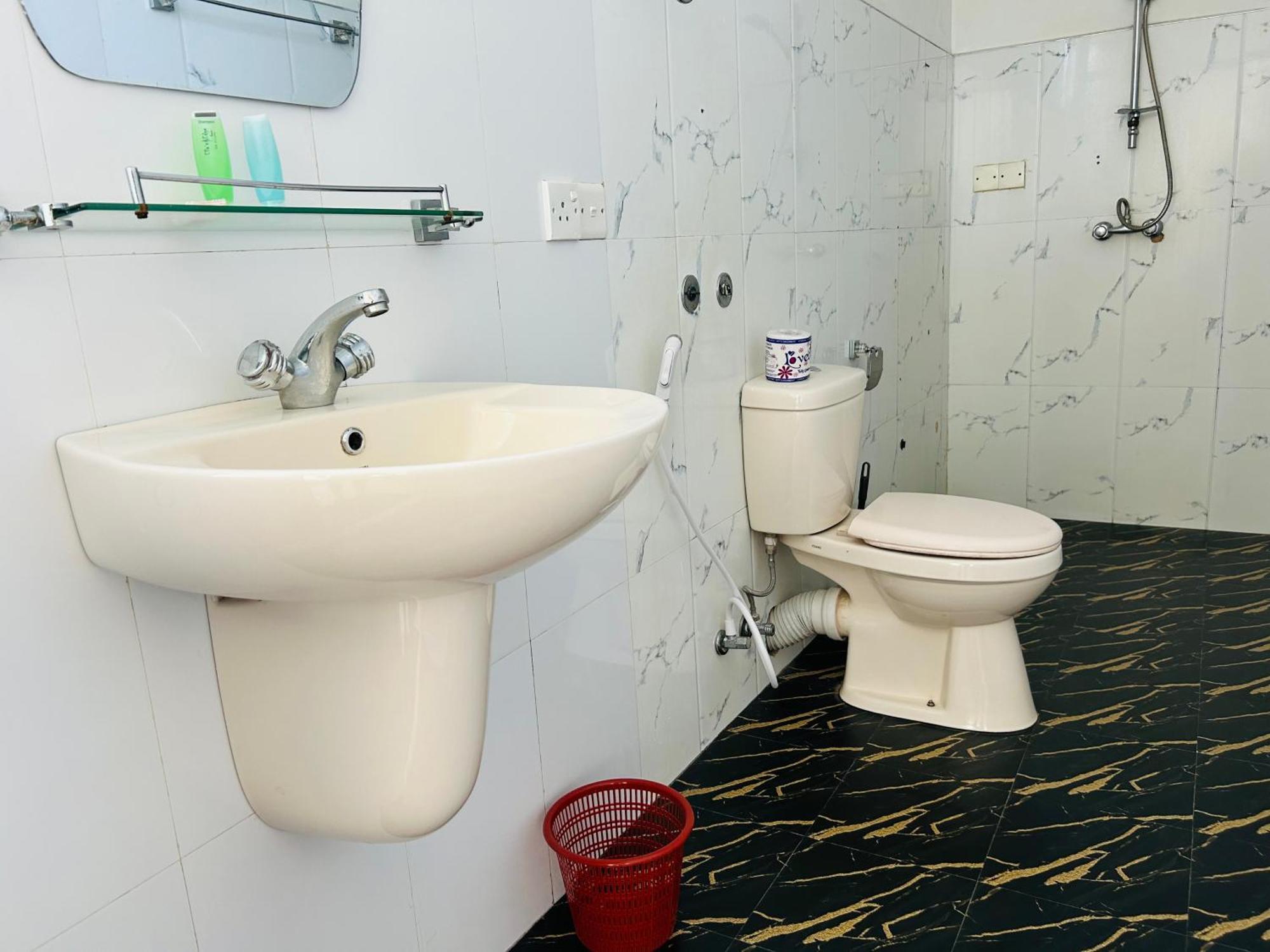 Hotel Ella'S Edge Bagian luar foto